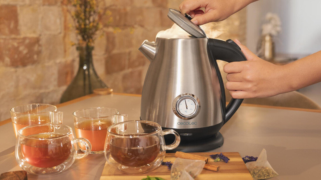 Czajnik CECOTEC Thermosense 620 Retro Steel Wytrzymała stal nierdzewna Solidna obudowa ze stali nierdzewnej ochrona zapach smak trwały i odporny na uszkodzenia elegancki wygląd higiena i komfort