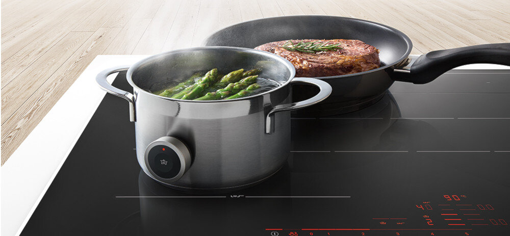 PŁYTA BOSCH PVQ61CHB1E lifestyle płyta panel garnek patelnia podtrzymywanie ciepła utrzymanie temperatury