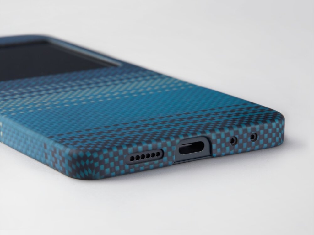 Etui PITAKA Ultra-Slim MagSafe
                etui rozłożone na części na jasnym tle
                minimalistyczny wygląd przyjemna w dotyku faktura kompatybilność ładowanie magsafe technologia pitatap smukła funkcjonalna forma