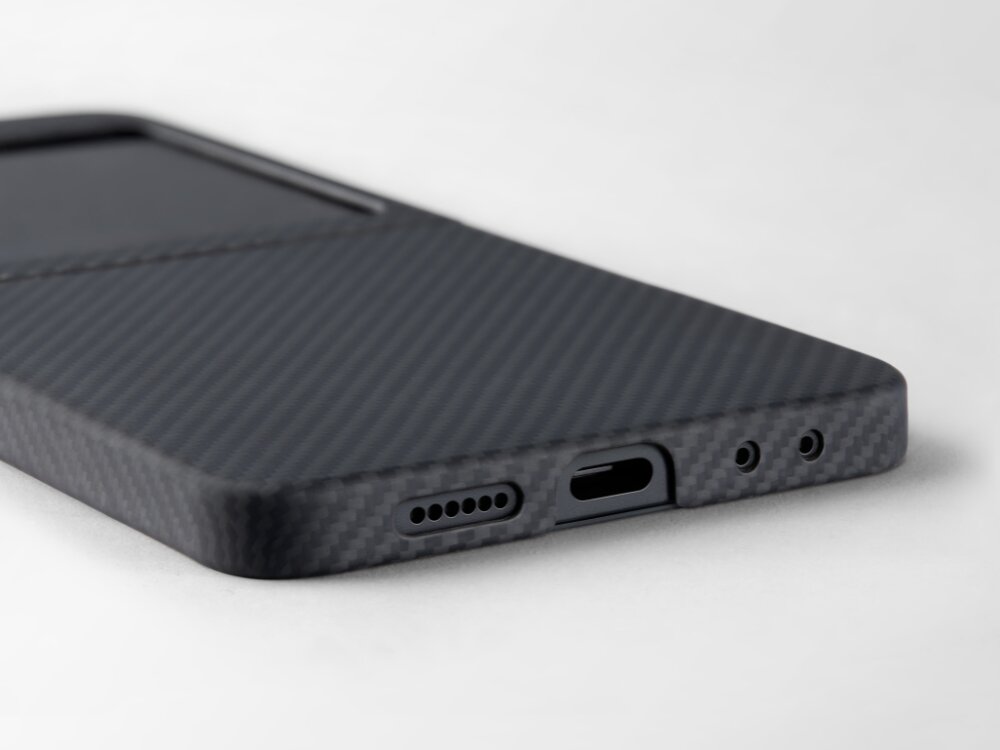 Etui PITAKA Ultra-Slim MagSafe
                etui rozłożone na części na jasnym tle
                minimalistyczny wygląd przyjemna w dotyku faktura kompatybilność ładowanie magsafe technologia pitatap smukła funkcjonalna forma