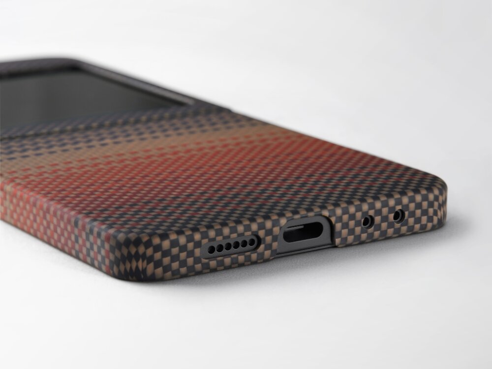 Etui PITAKA Ultra-Slim MagSafe
                etui rozłożone na części na jasnym tle
                minimalistyczny wygląd przyjemna w dotyku faktura kompatybilność ładowanie magsafe technologia pitatap smukła funkcjonalna forma