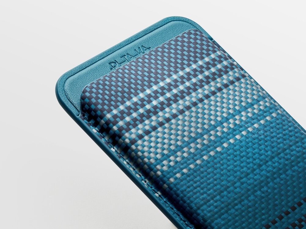 Portfel magnetyczny PITAKA Woven Wallet MagSafe
                portfel bez włożonych kart na jednolitym tle 
                minimalistyczny design tworzywo cadmyra przyjemna w dotyku faktura włókna aramidowe niska waga