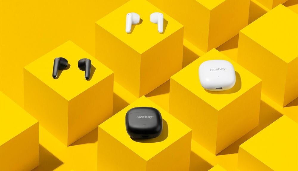 Słuchawki douszne NICEBOY Beans 4 Pop Bluetooth True Wireless dźwięk stereo kodek AAC, dwie wersje kolorystyczne słuchawek z etui ładującym na żółtych postumentach