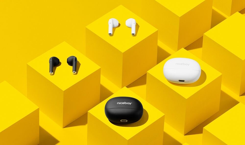 Słuchawki douszne NICEBOY Beans 4 Bluetooth True Wireless dźwięk stereo kodek AAC, dwie pary słuchawek wraz z etui na żółtych postumentach