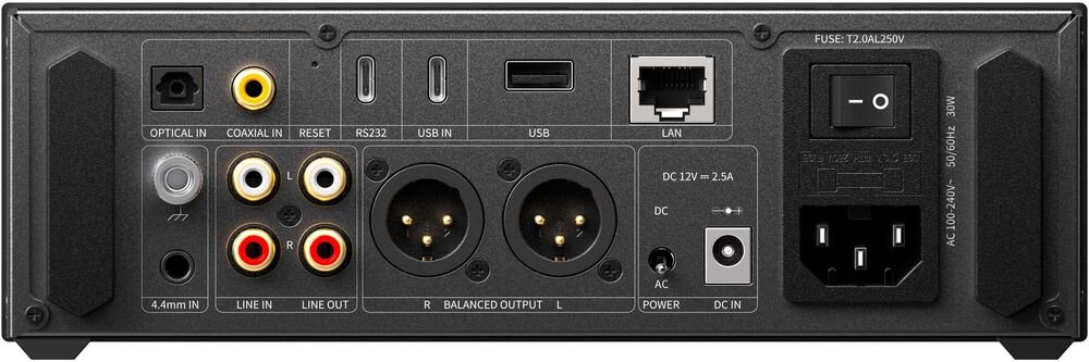 Przetwornik C/A FIIO K15 z portem Gigabit Ethernet i modułem Wi-Fi AP6256 w pasmach 2,4 GHz oraz 5 GHz, urządzenie na białym tle