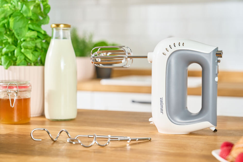Mikser ZELMER ZHM2650 Supersilent funkcjonalna technologia wysoka moc 1400 W szybsze przyjemniejsze gotowanie intuicyjny wyświetlacz LED upraszczanie obsługi cicha praca pełen komfort mieszadła haki do zagniatania pełna swoboda 