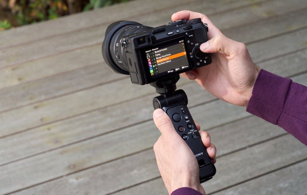 Uchwyt SONY GPVPT3B.CE7 Pilot cechy REC i dźwignia zoomu lekka i kompaktowa