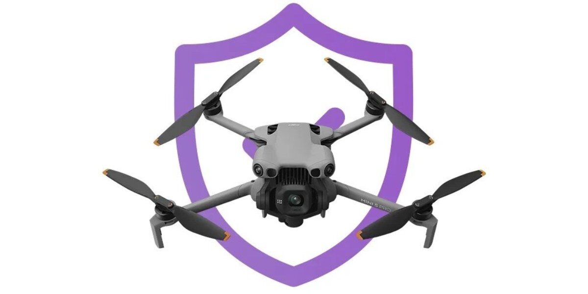 Dron DJI na białym tle z grafiką tarczy.