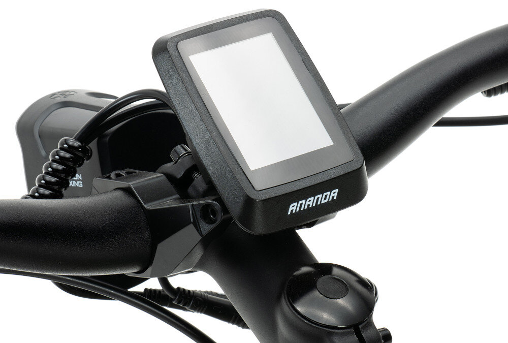 Rower elektryczny INDIANA E-MTB 4.0 U21 29 cali Zielono-czarny zbliżenie na wyświetlacz czytelny wyświetlacz LCD bieżące monitorowanie kluczowych parametrów jazdy ułatwia planowanie tras i kontrolę nad energią