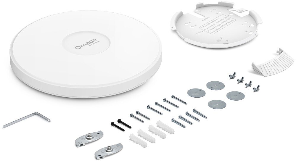 TP-LINK Omada EAP787 Zestaw elementów: okrągłe urządzenie sieciowe z logo, płytka montażowa, metalowe podkładki, śruby, kołki rozporowe i klucz imbusowy na białym tle