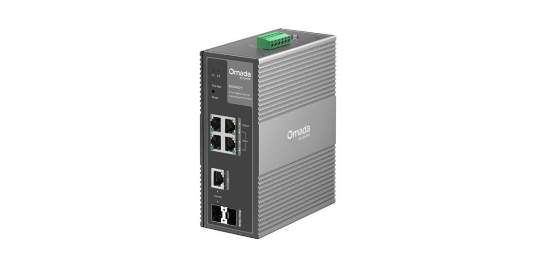 Przełącznik TP-Link Omada z portami Gigabit Ethernet prezentuje metalową obudowę na jasnym tle produktowym