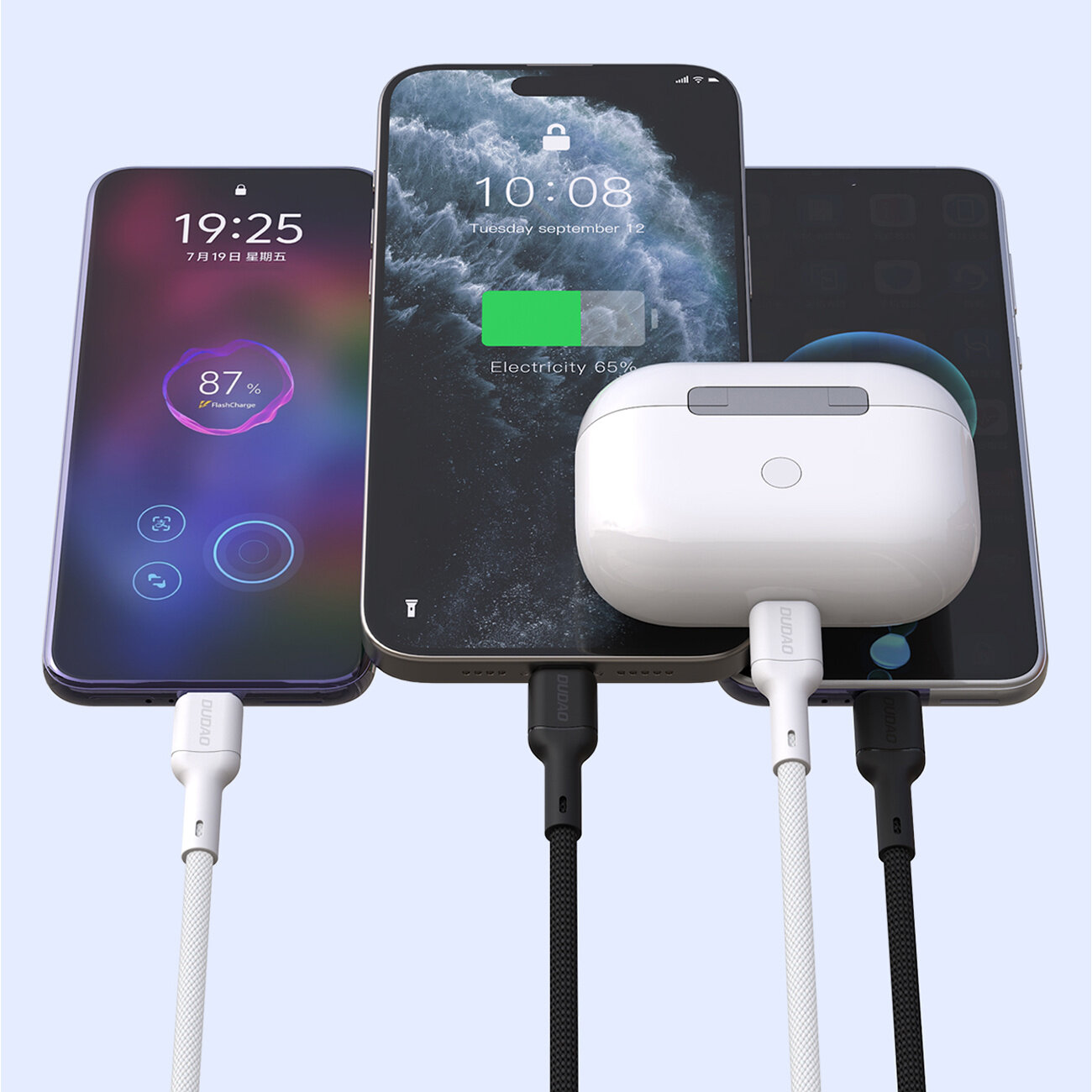 Na obrazie widoczne są trzy smartfony i etui na słuchawki, podłączone do kabli USB-C. Na ekranach smartfonów wyświetlane są informacje o ładowaniu, w tym poziom naładowania baterii: 87% i 65%.