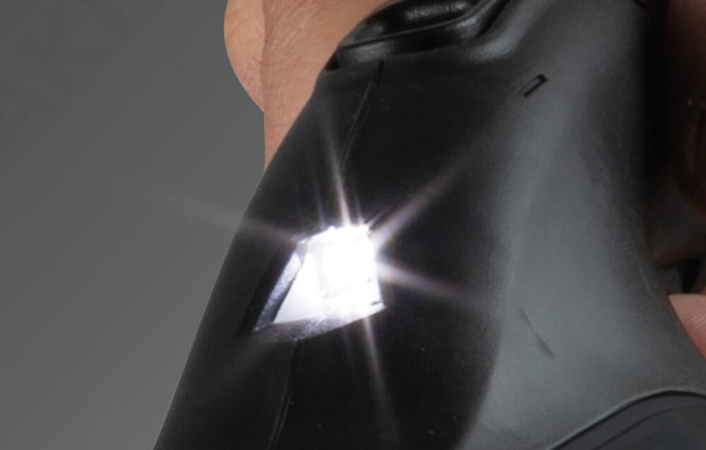 Odkurzacz MAKITA DCL280FZ Pełna kontrola pracy Dioda LED oświetla ciemne zakamarki ułatwienie sprzątanie sygnalizuje niski poziom baterii praca