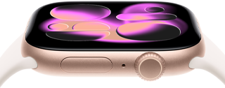 Apple Watch Series 11 z kopertą z aluminium w kolorze różowego złota, z paskiem sportowym w kolorze łagodnego różu, tarcza Lawa, prawa strona obudowy: pokrętło Digital Crown, mikrofon, przycisk boczny