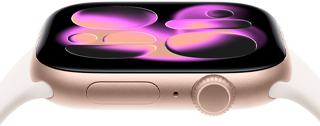 Apple Watch Series 11 z kopertą z aluminium w kolorze różowego złota, z paskiem sportowym w kolorze łagodnego różu, tarcza Lawa, prawa strona obudowy: pokrętło Digital Crown, mikrofon, przycisk boczny