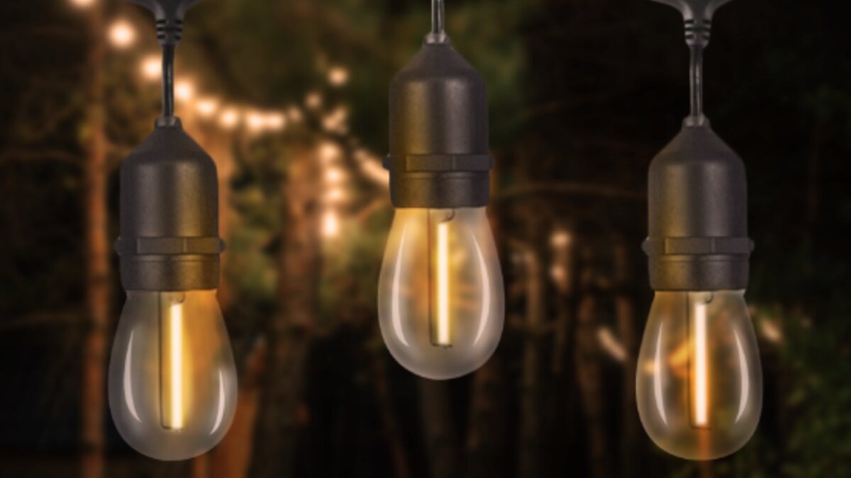 Girlanda ogrodowa EXTRALINK Filame EX.25074, Lampka, nocna pora, ogród, Lampki 3 sztuki wiszą świecąc ciepłym światłem w nocnej porze w ogrodzie
