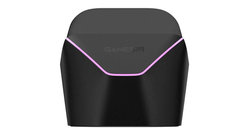 Czarny kontroler z różowym podświetleniem i napisem \'GAMESIR\' na przodzie.