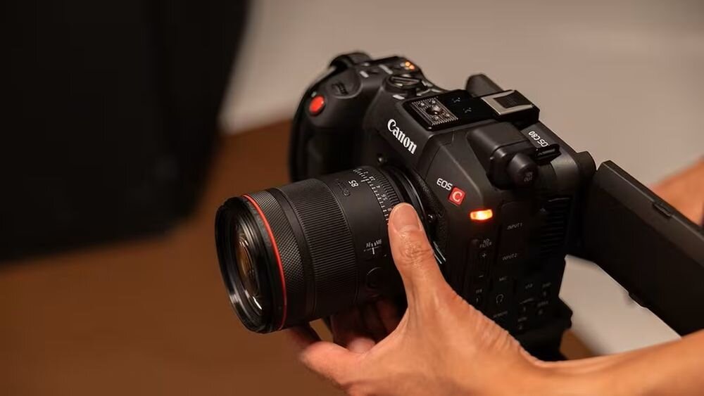 CANON RF 85 mm f-1.4L VCM optyka serii L elementy asferyczne niskodyspersyjne