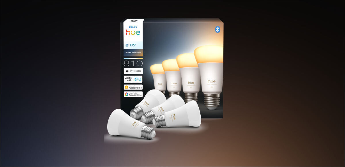 Inteligentna żarówka LED PHILIPS HUE 929003854808 6W E27 Bluetooth, ZigBee (4 szt.) , opakowanie, zestaw, zawartość, paczka, na zdjęciu opakowaie i zawartość opakowania żarówek