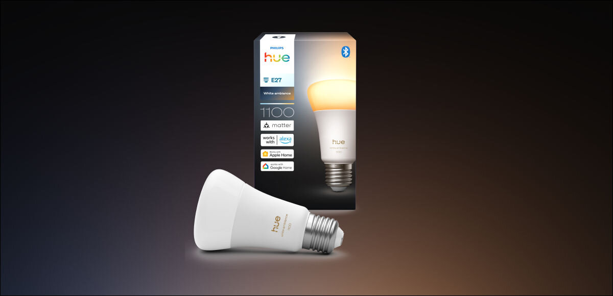Inteligentna żarówka LED PHILIPS HUE 929003854901 8.1W E27 Bluetooth, ZigBee , opakowanie, zestaw, zawartość, paczka, na zdjęciu opakowaie i zawartość opakowania żarówek