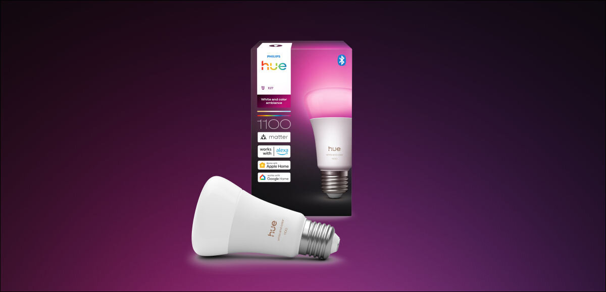 Inteligentna żarówka LED PHILIPS HUE 929003853501 8.1W E27 Bluetooth, ZigBee , opakowanie, zestaw, zawartość, paczka, na zdjęciu opakowaie i zawartość opakowania żarówek