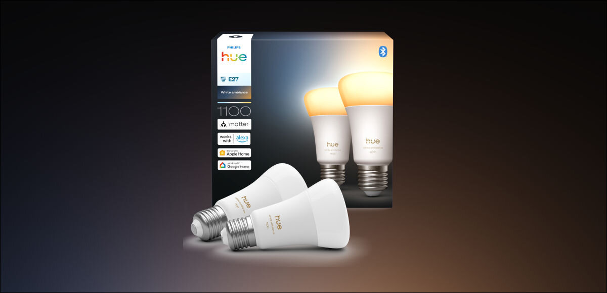Inteligentna żarówka LED PHILIPS HUE 929003854902 8.1W E27 Bluetooth, ZigBee (2 szt.) , opakowanie, zestaw, zawartość, paczka, na zdjęciu opakowaie i zawartość opakowania żarówek