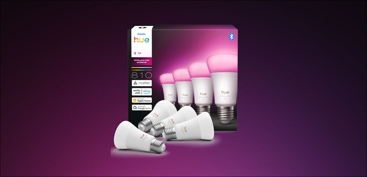 Inteligentna żarówka LED PHILIPS HUE 929003853407 6W E27 Bluetooth, ZigBee (4 szt.) , opakowanie, zestaw, zawartość, paczka, na zdjęciu opakowaie i zawartość opakowania żarówek