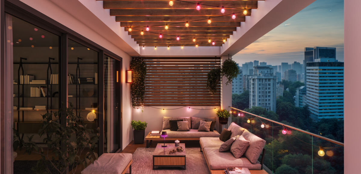 GIRLANDA OGRODOWA 14M 20 ŻARÓWEK EU PHILIPS HUE FESTAVIA , powietrze, wytrzymałe, nietłukące, przestrzeń, balkon w aranżacji wiszących girland