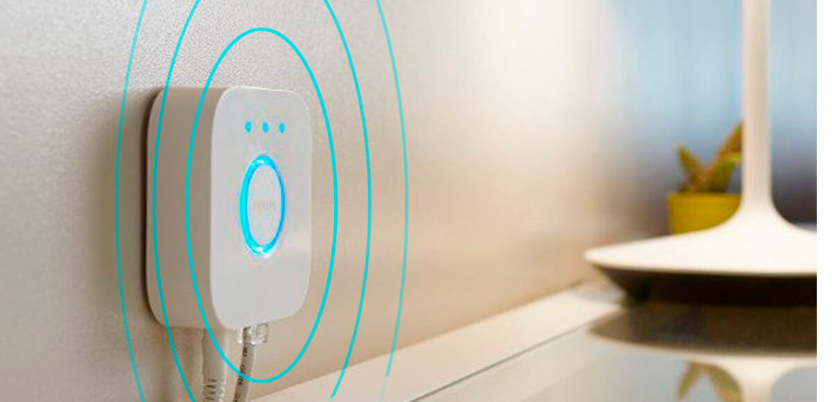 Inteligentna żarówka LED PHILIPS HUE 929004235707 GU10 4.7 W (3 szt.), natychmiast, funkcje, integracja, ekosystem, do ściany zamontowany mostek hue