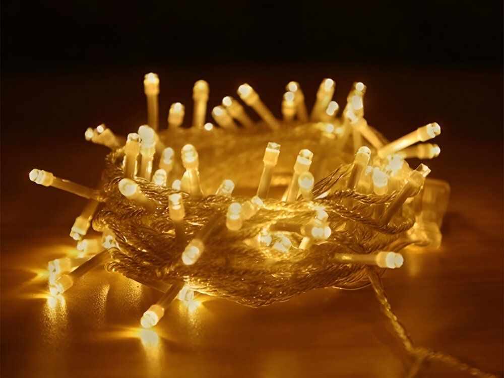 LAMPKI CHOINKOWE BELINE LED 10M 100 LAMPEK CIEPŁE BIAŁE EHD-LS03, długość, ciepłe, tryby, stały, pulsacyjny, lampki zwinięte w kulkę świecą na ciemnym tle