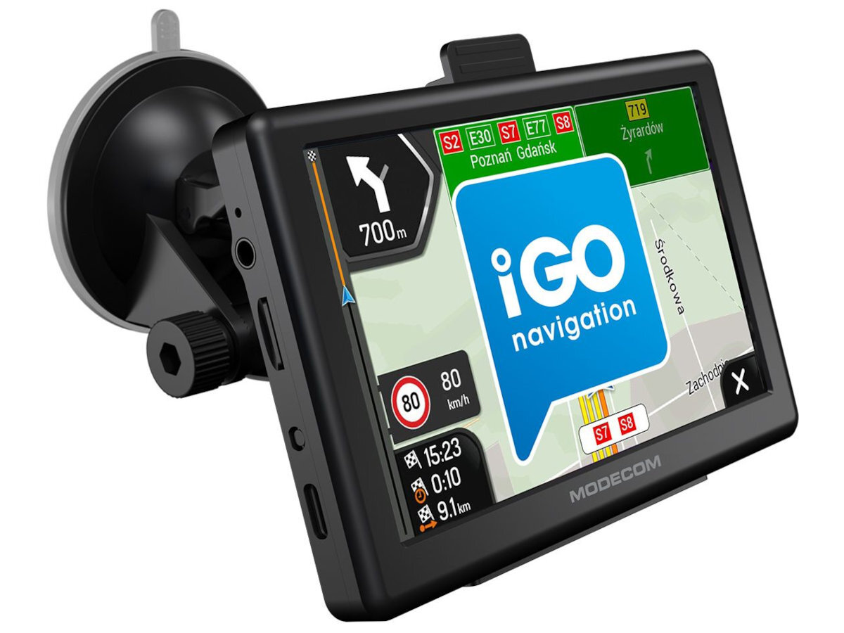 Urządzenie nawigacyjne z ekranem wyświetlającym mapę z trasą i logo \'iGO navigation\'. Widoczne są oznaczenia dróg, ograniczenie prędkości do 80 km/h oraz odległość 700 m do skrętu.