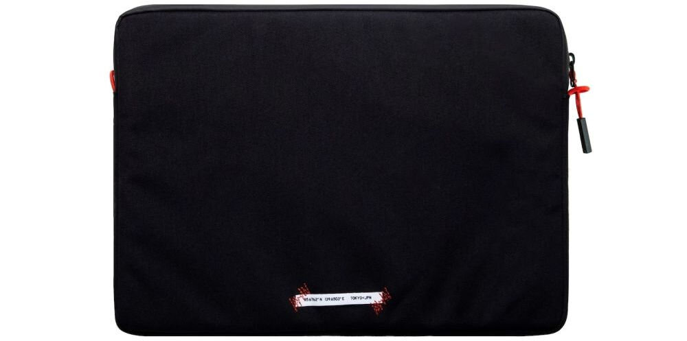 Torba na laptopa SKINARMA Fardel 14 cali Czarny prezentacja etui na białym tle wodoodporna powłoka i miękkie wnętrze ochrona do 14 cali