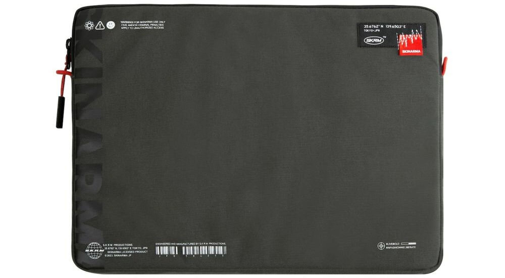 Torba na laptopa SKINARMA Fardel 14 cali Oliwkowy prezentacja etui na białym tle elegancja praktyczność wyraziste logo podróż praca ochrona urządzenia