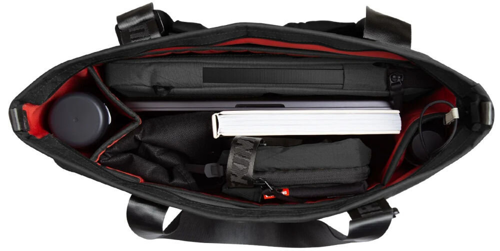 Torba SKINARMA Jager Czarny prezentacja wnętrza torby na białym tle wnętrze z kieszeniami i przegrodą na laptopa zewnętrzne kieszenie magnetyczne zamknięcie pętle montażowe trolley sleeve miękka podszewka osłona uchwytu komfort noszenia