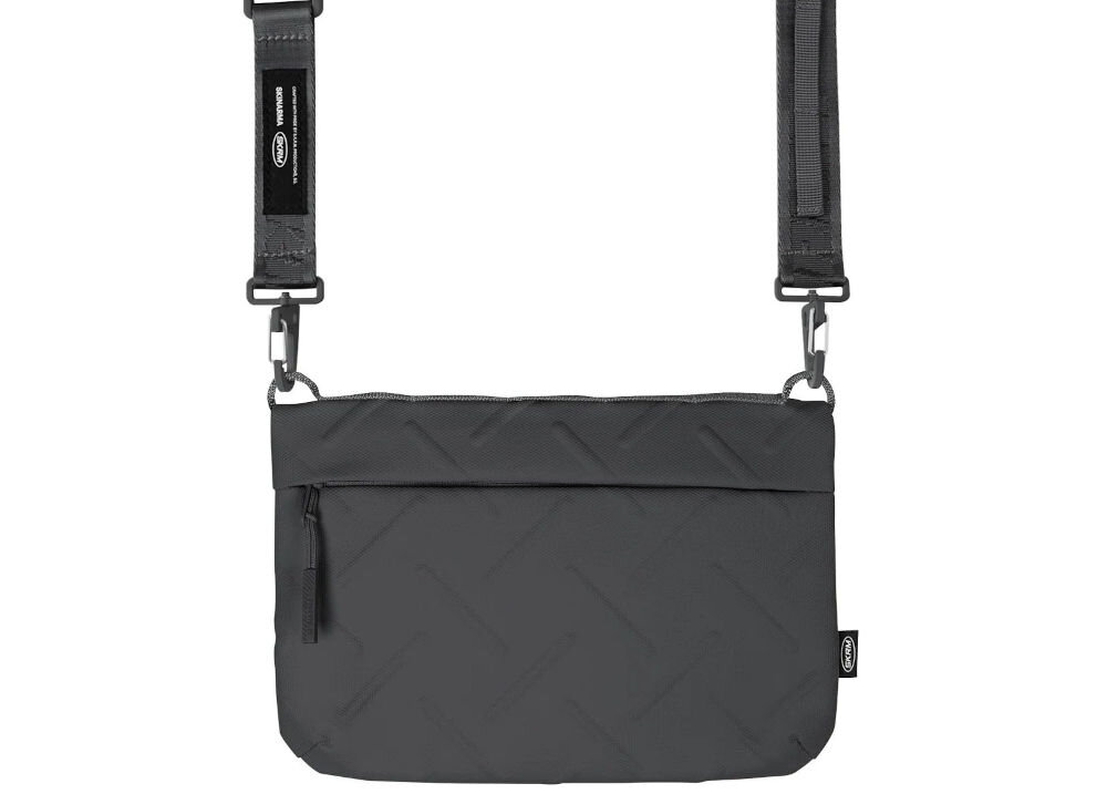 Torebka Crossbody SKINARMA Juno Ciemnoszary prezentacja torebki na białym tle składana torba z magnetycznym zapięciem praktyczność