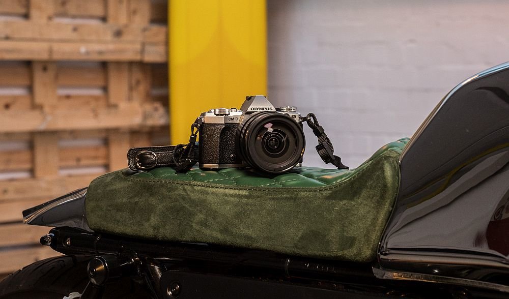 aparat olympus OM-D E-M5 Mark II przyciski