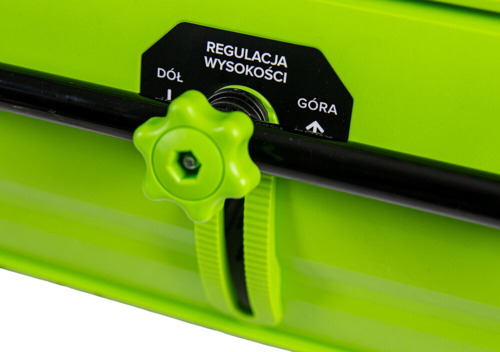 Zbieracz liści GREENSO ZBLR53 zbliżenie na pokrętło do regulacji wysokości obracające się szczotki zbierają liście precyzyjnie szerokość robocza na poziomie 53 cm regulacja wysokości szczotek w zakresie 0–40 mm dopasowanie do rodzaju nawierzchni od trawnika po chodnik