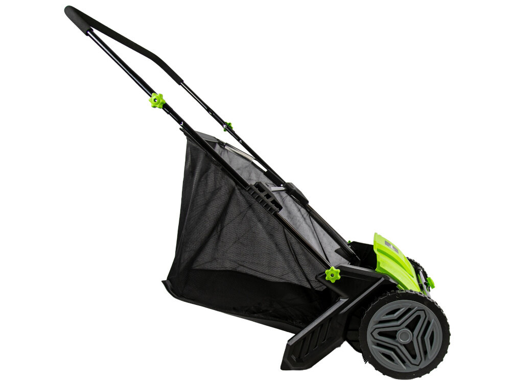 Zbieracz liści GREENSO ZBLR53 zbieracz na białym tle widoczny z boku worek o pojemności 100 litrów zebranie dużych ilości liści i drobnych odpadków wydajność pracy i ogranicza przerwy w sprzątaniu