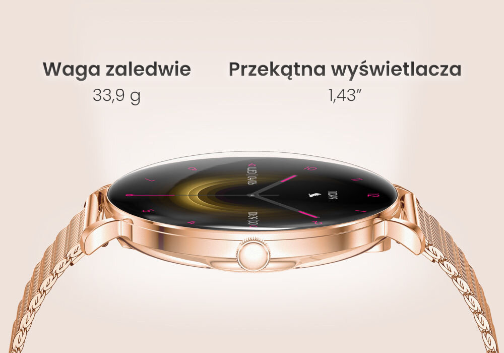Smartwatch FOREVER SB-370 Lucca Różowe złoto + Pasek w panterkę Zbliżenie z boku na smartwatch Lucca w kolorze różowego złota, eksponujące jego smukłą obudowę i klasyczną koronkę. Widoczne napisy informują o specyfikacji: Waga zaledwie 33,9 g i Przekątna wyświetlacza 1,43