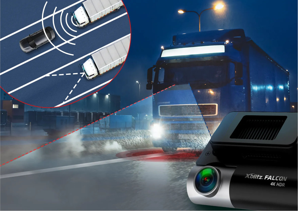 XBLITZ Falcon System ADAS Xblitz Falcon monitoruje otoczenie ostrzega dźwiękowo samochód zjeżdża z pasa lub zbliża się zbyt szybko do poprzedzającego pojazdu - Nocny transport ciężarówką przy sztucznym oświetleniu, system wsparcia pasa ruchu i bezpieczeństwo na drodze