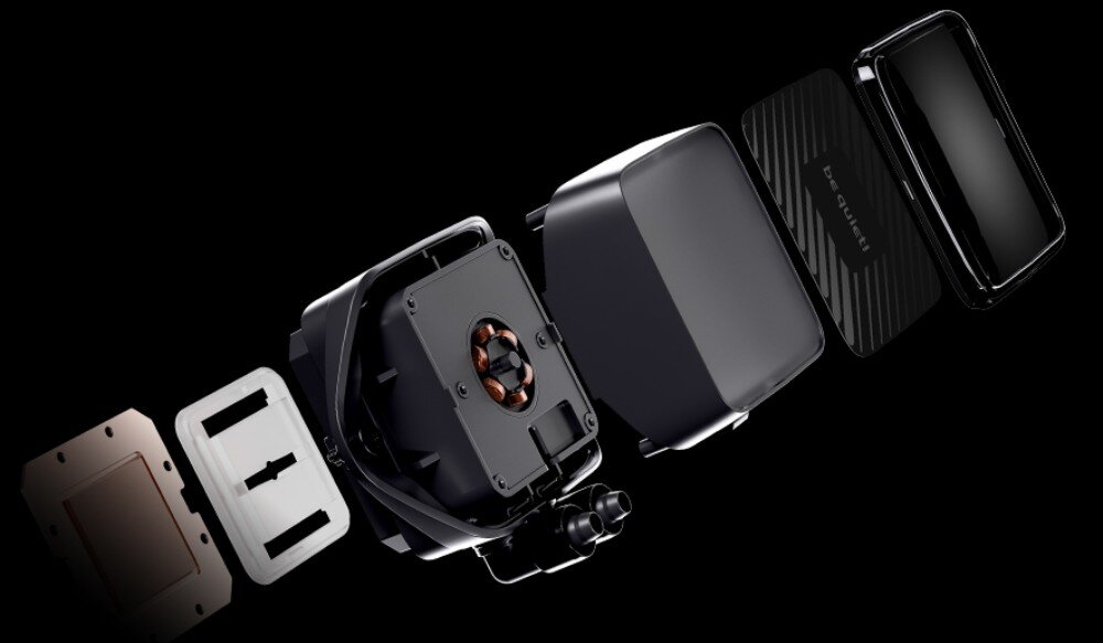 Chłodzenie CPU BE QUIET! Pure Loop 3 LX 360mm Rozłożony na części blok chłodzący procesora, pokazujący poszczególne elementy konstrukcji, w tym miedzianą podstawę, elementy mocujące, silnik i obudowę z zewnętrzną pokrywą, pompa, silnik