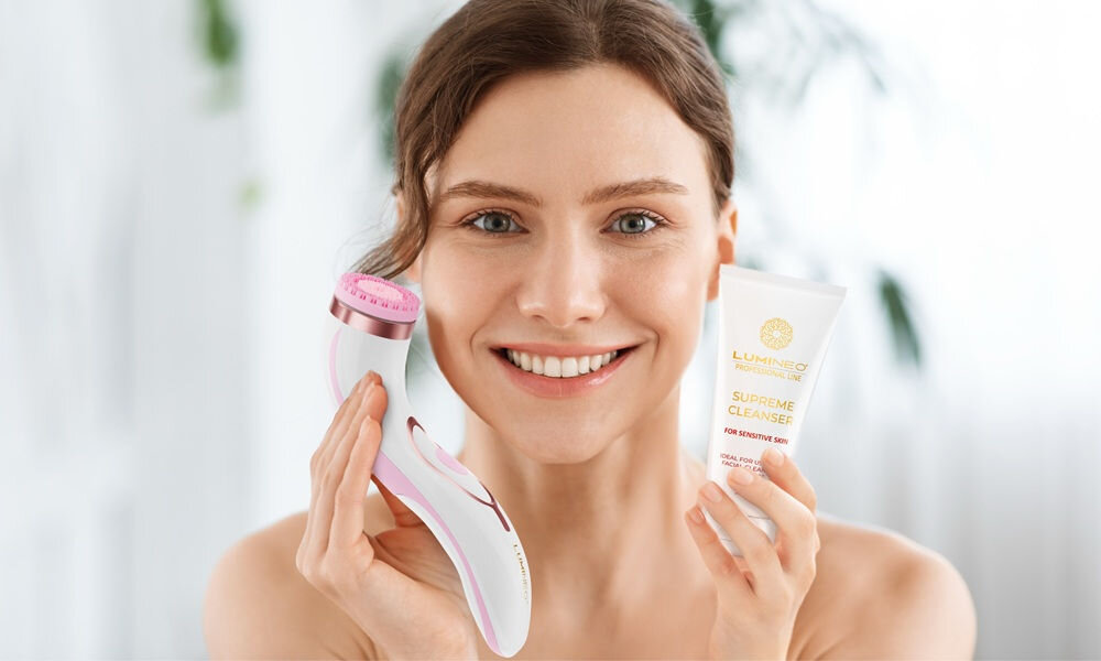 Szczoteczka soniczna do mycia twarzy LUMINEO 8688 Pro Różowy + Żel do skóry delikatnej i wrażliwej 100 ml podwójna rotacja, skuteczne usuwanie zanieczyszczeń, redukcja niedoskonałości, złuszczanie martwego naskórka, bardziej promienna cera