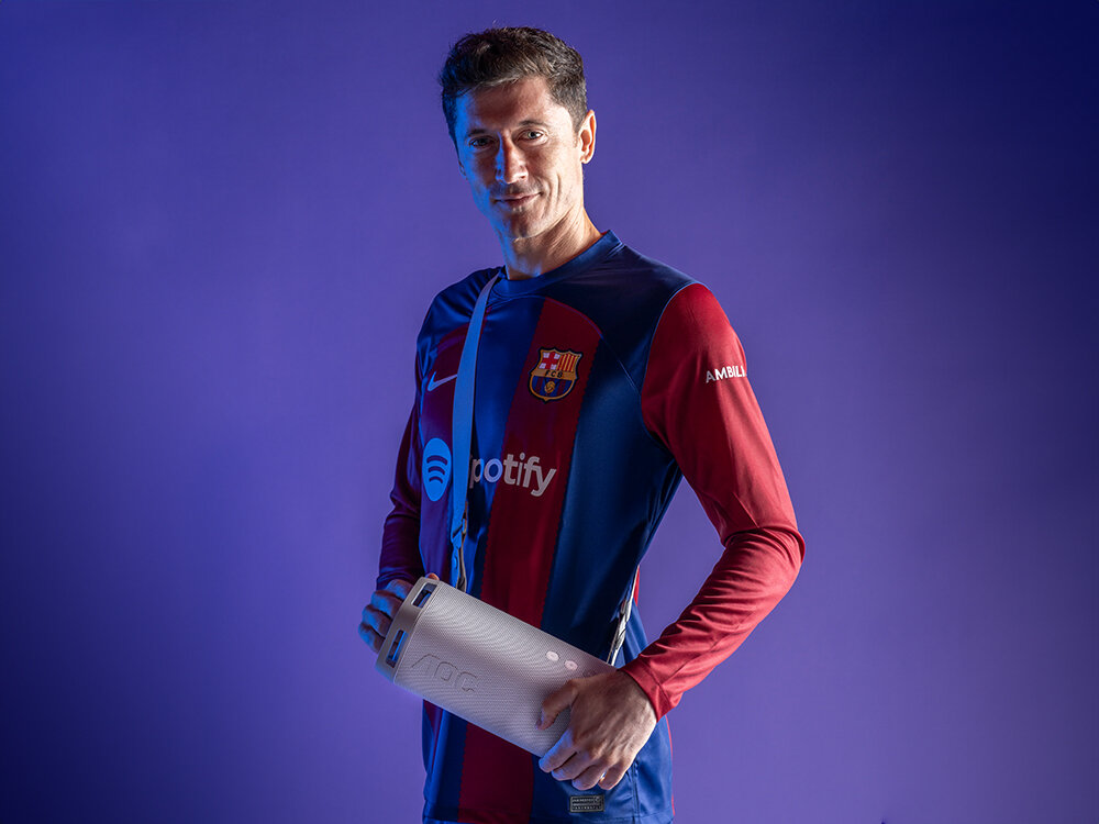 podłącz nawet do 100 głośników bezprzewodowych