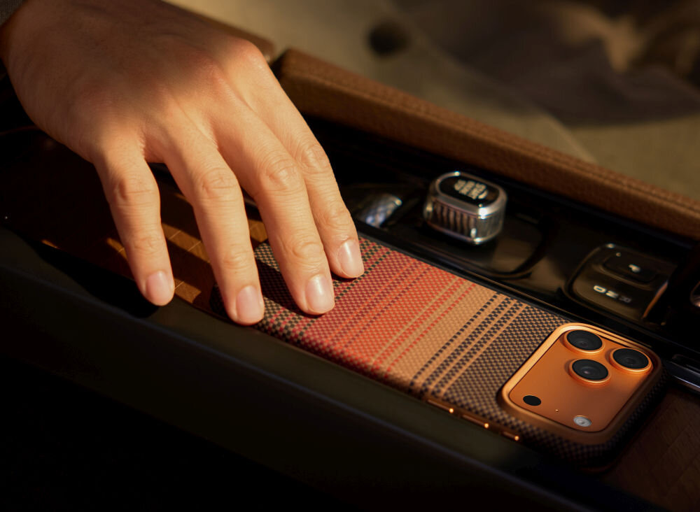 PITAKA Aramid UltraGuard z metalowymi przyciskami i kompatybilnością MagSafe Metalowe przyciski precyzyjny klik kompatybilne z MagSafe