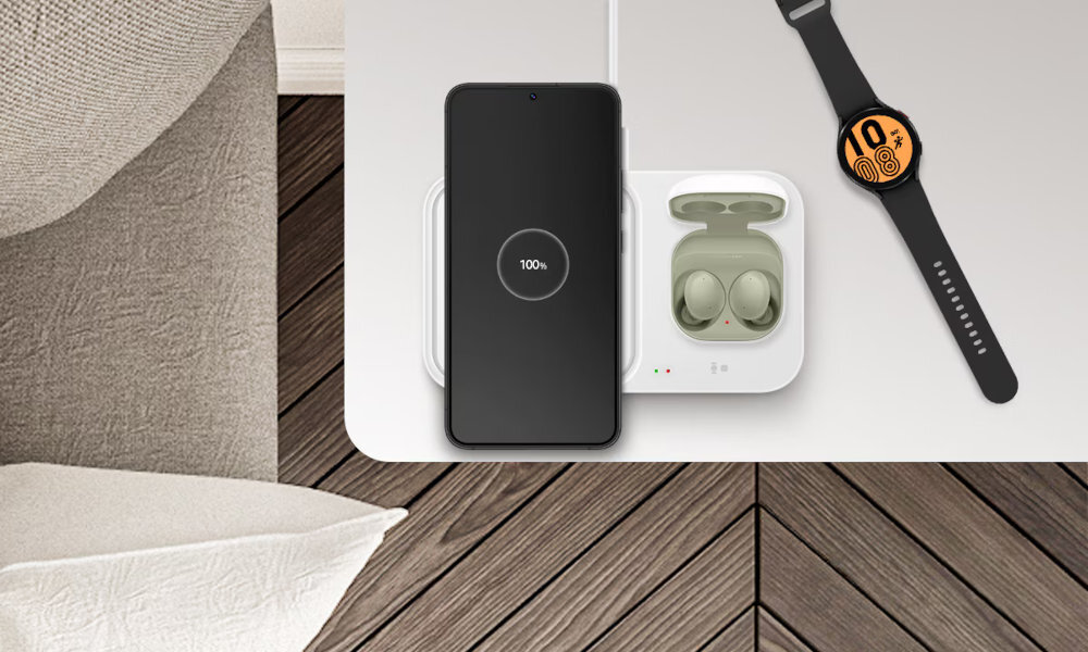 SAMSUNG Duo EP-P5400 smukły, elegancki kompaktowy design kompaktowe wymiary 156 x 91 x 16,4 mm telefon słuchawki - ładowarka na stoliku, na niej słuchawki i telefon