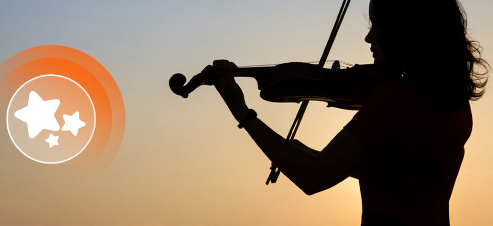 Skrzypce MUSICMATE MM-VN150 4/4 Ciemne drewno tradycyjny design ciemne wykończenie w kolorze drewna pokryte błyszczącym lakierem starannie wykonane otwory 
					rezonansowe ergonomicznie dopasowany podbrudek