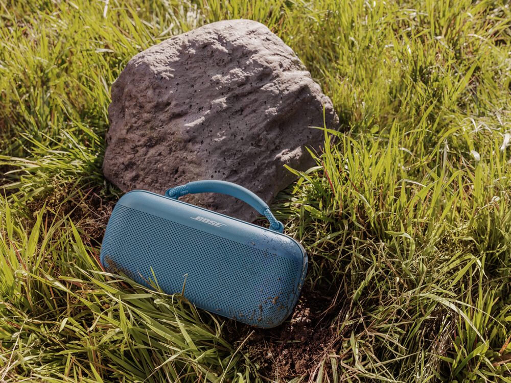 BOSE SoundLink Max wodoodporny pyłoszczelny stabilna praca, głośnik oparty o kamień