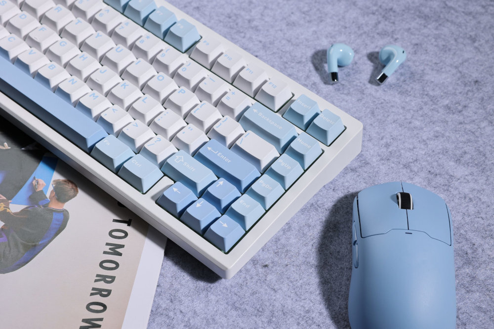 MCHOSE MC-G75 Konstrukcja gasket mount 5-warstwową amortyzacją dźwięku Przełączniki Matcha Latte V2 aktywacja - klawiatura i mysz oraz słuchawki