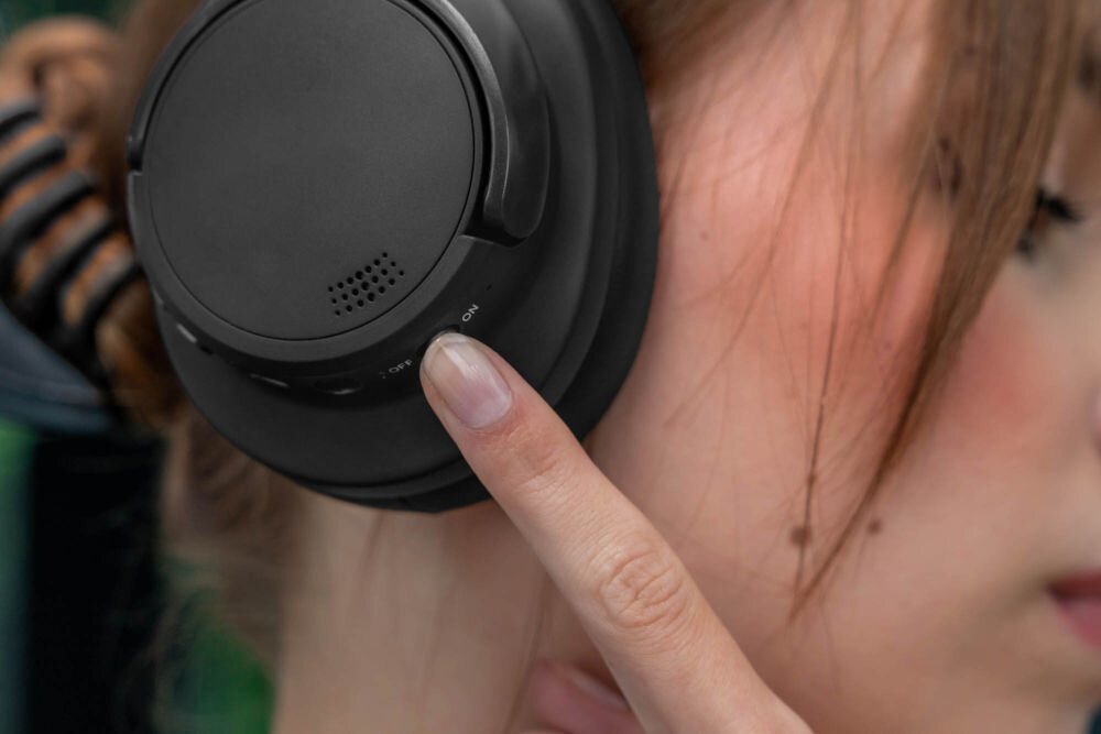 XMUSIC XWH300K mikrofon do rozmów, sterowanie głośnością i ANC, praca hybrydowa