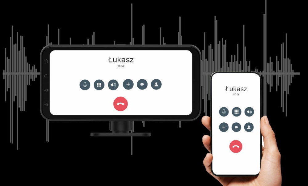 MANTA MMUS101 AutoFusion PRO CarPlay Android Auto uchwyt magnetyczny i przyssawkowy do montażu, ekran wyświetlający połączenie ze smartfona na czarnym tle